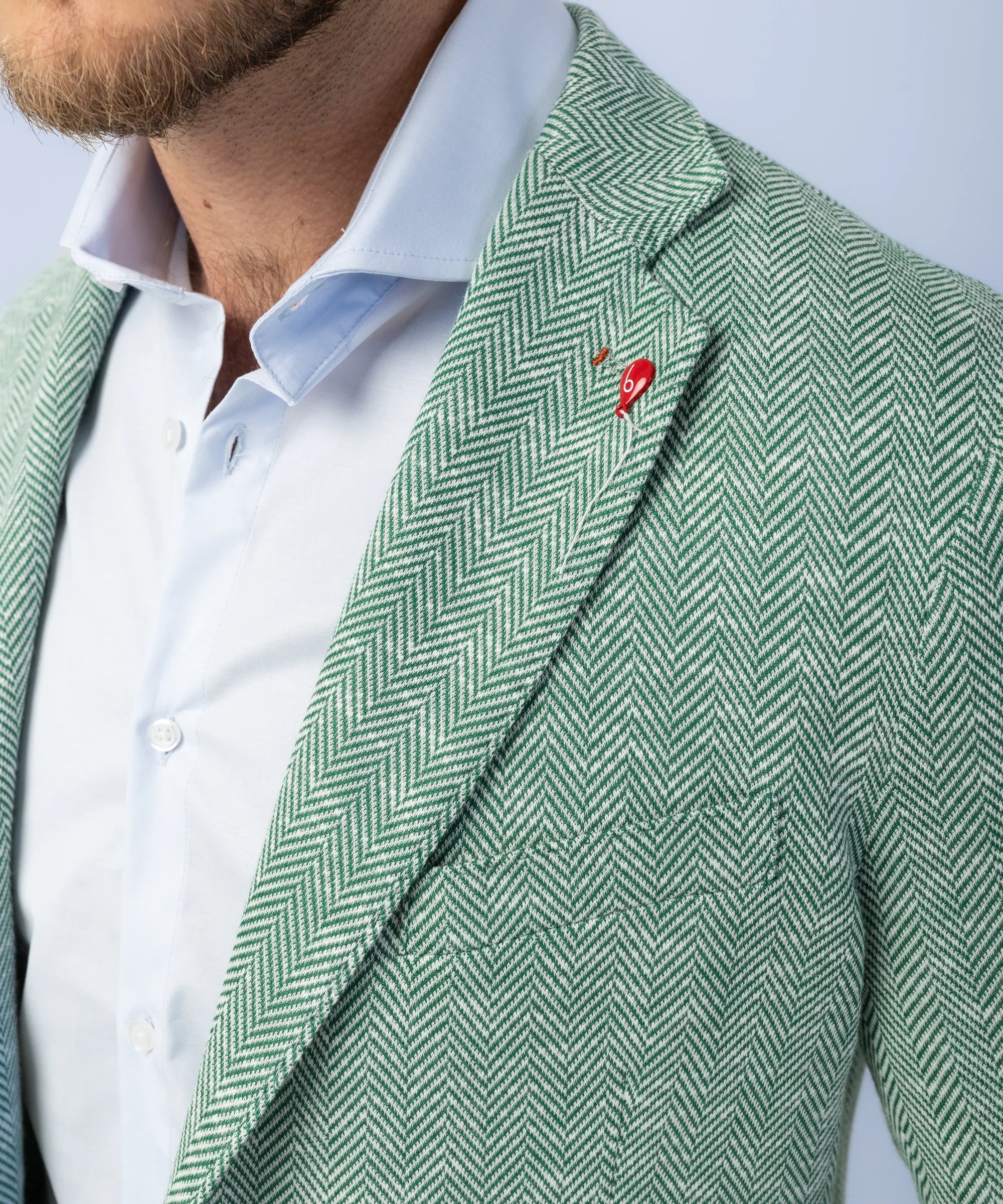 Sacou Bernese Verde cu model HerringBone, sacou elegant, sacou verede, sacou cu model, sacou verde cu model, sacou mire, sacou office, sacou birou, sacou eveniment, sacou botez, sacou nunta, costume barbat, costume cluj, costume targu mures, pantaloni costum, costum lejer, bernese milano, men’s club