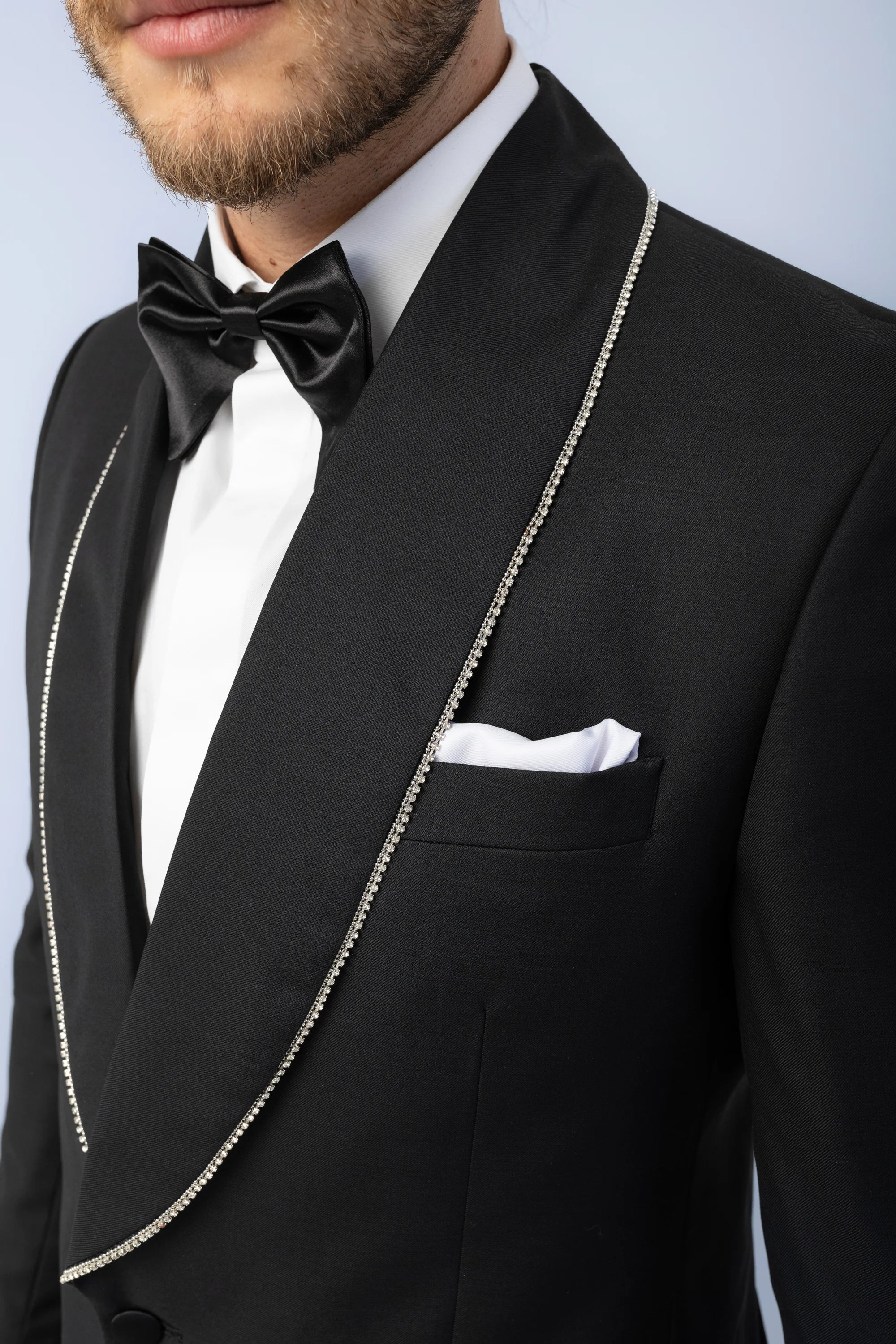 Costum Ceremonie Negru Jade, costum negru, costum, jade, costum negru, costum negru elegant, costum fancy, costum birou, costum eveniment special, costum nunta, costum ceremonie, costum elegant, costum birou, costume barbat, costume cluj, costume targu mures, pantaloni costum, costum lejer, bernese milano, men’s club