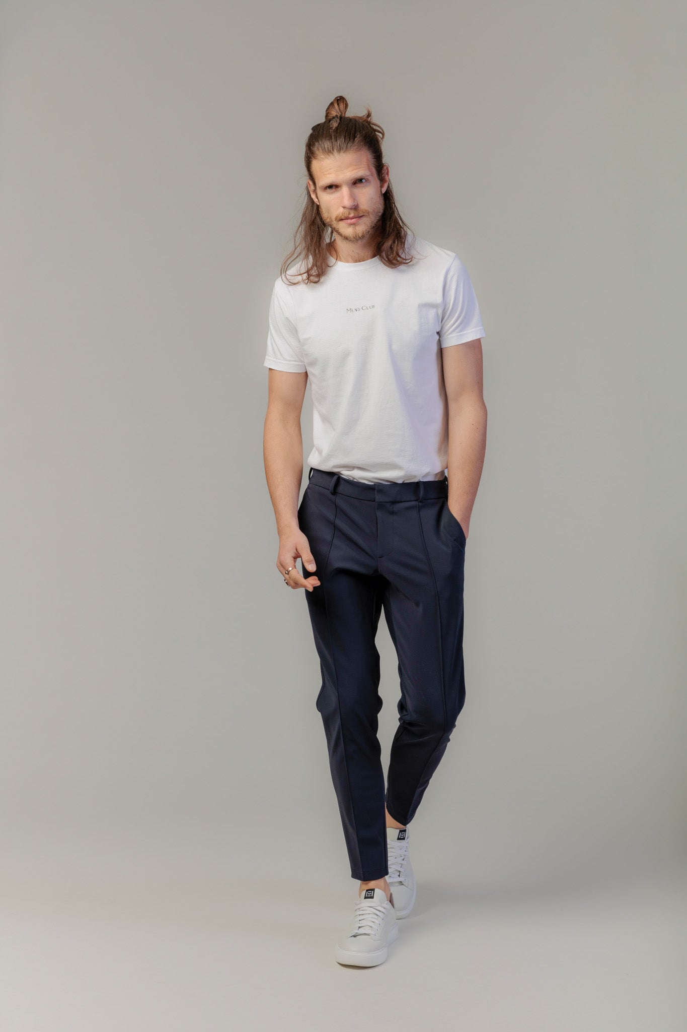 Pantaloni costum