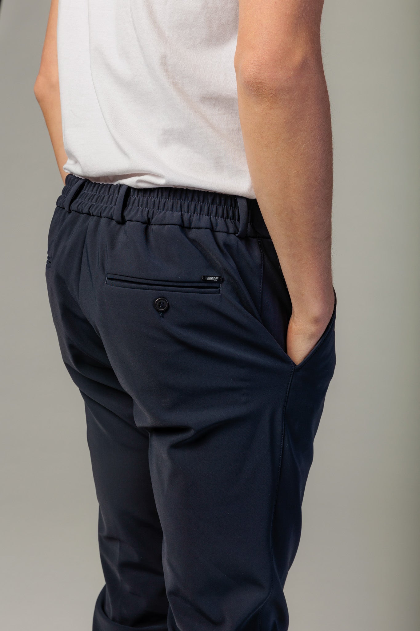 Pantaloni costum