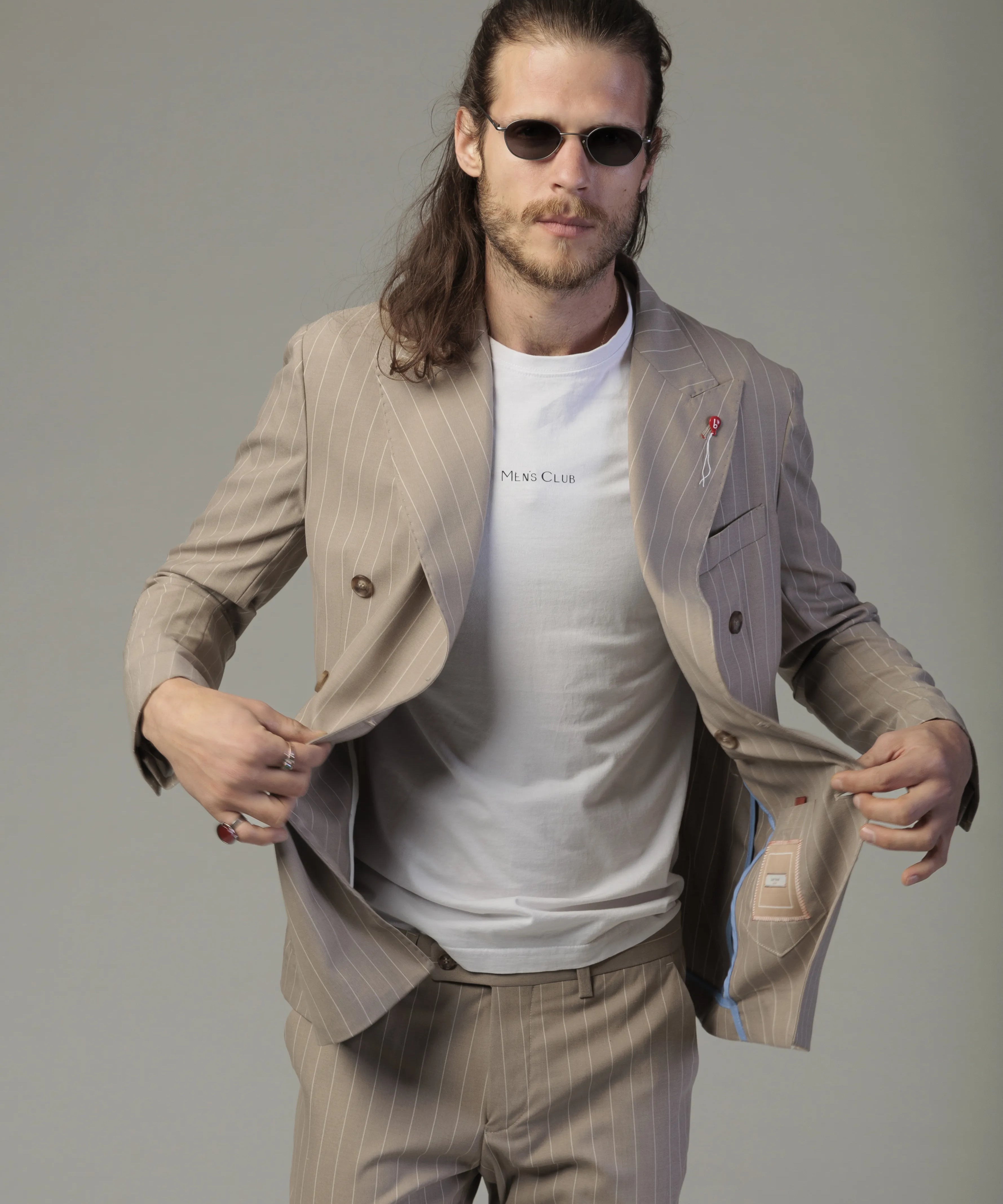 Costum Bej cu Dungi, Costum Barbati, Costum Elegant cu Dungi Barbati