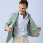 Sacou Bernese Verde cu model HerringBone, sacou elegant, sacou verede, sacou cu model, sacou verde cu model, sacou mire, sacou office, sacou birou, sacou eveniment, sacou botez, sacou nunta, costume barbat, costume cluj, costume targu mures, pantaloni costum, costum lejer, bernese milano, men’s club