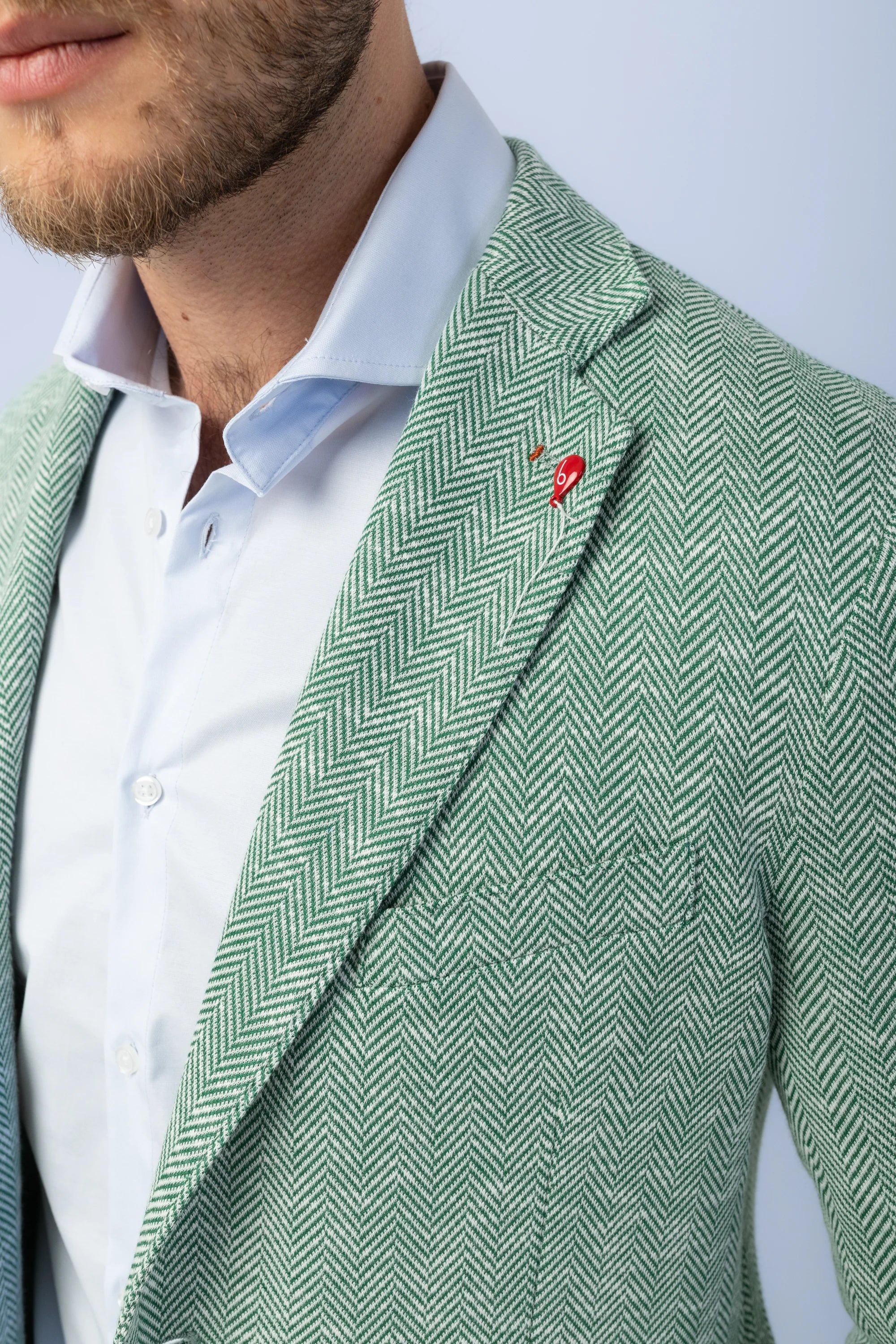 Sacou Bernese Verde cu model HerringBone, sacou elegant, sacou verede, sacou cu model, sacou verde cu model, sacou mire, sacou office, sacou birou, sacou eveniment, sacou botez, sacou nunta, costume barbat, costume cluj, costume targu mures, pantaloni costum, costum lejer, bernese milano, men’s club
