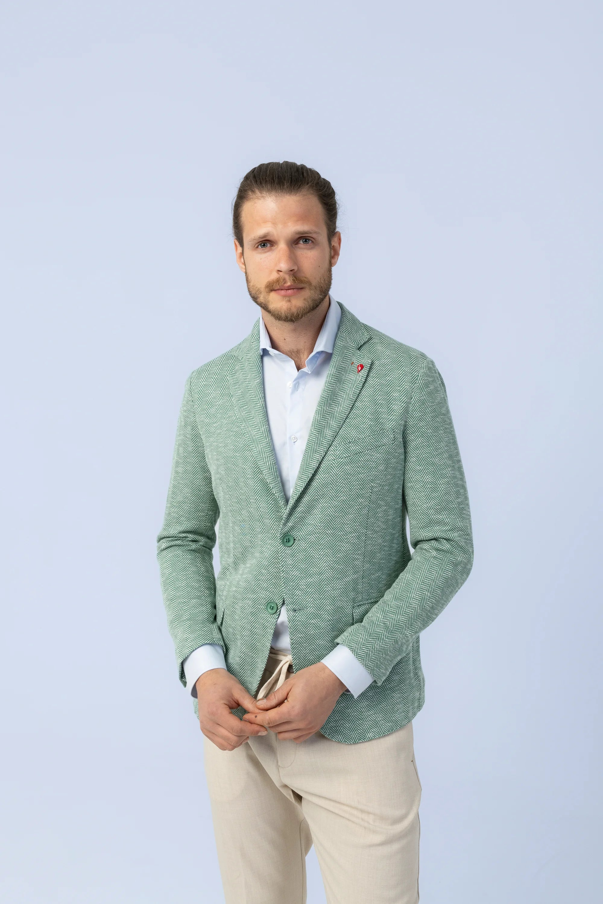 Sacou Bernese Verde cu model HerringBone, sacou elegant, sacou verede, sacou cu model, sacou verde cu model, sacou mire, sacou office, sacou birou, sacou eveniment, sacou botez, sacou nunta, costume barbat, costume cluj, costume targu mures, pantaloni costum, costum lejer, bernese milano, men’s club