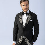 Costum Negru Regal, costum regal, costum negru, costum regal, costum de botez, costum fancy, costum birou, costum eveniment special, costum nunta, costum ceremonie, costum elegant, costum birou, costume barbat, costume cluj, costume targu mures, pantaloni costum, costum lejer, bernese milano, men’s club