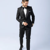 Costum Ceremonie Negru cu Guler Sal, costum negru, costum roz negru, costum negru elegant, costum fancy, costum birou, costum eveniment special, costum nunta, costum ceremonie, costum elegant, costum birou, costume barbat, costume cluj, costume targu mures, pantaloni costum, costum lejer, bernese milano, men’s club