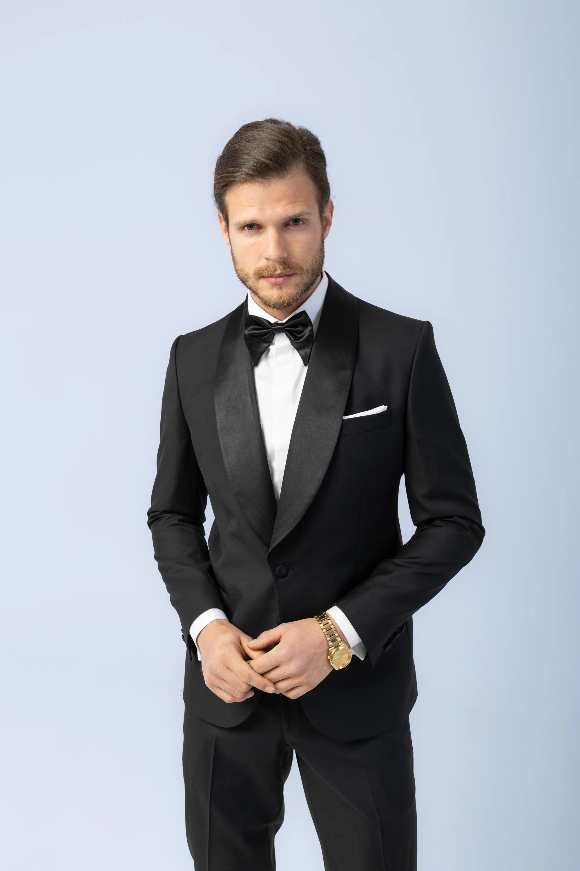 Costum Ceremonie Negru cu Guler Sal, costum negru, costum roz negru, costum negru elegant, costum fancy, costum birou, costum eveniment special, costum nunta, costum ceremonie, costum elegant, costum birou, costume barbat, costume cluj, costume targu mures, pantaloni costum, costum lejer, bernese milano, men’s club