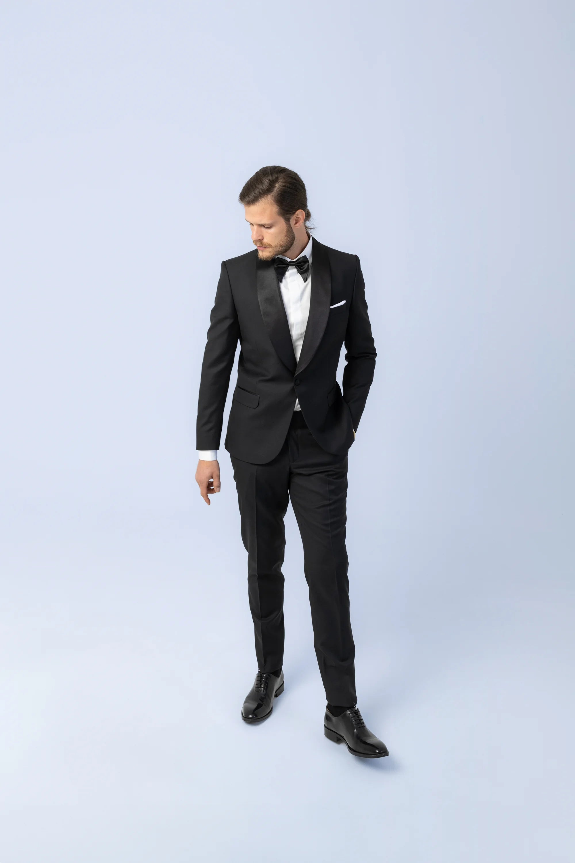 Costum Ceremonie Negru cu Guler Sal, costum negru, costum roz negru, costum negru elegant, costum fancy, costum birou, costum eveniment special, costum nunta, costum ceremonie, costum elegant, costum birou, costume barbat, costume cluj, costume targu mures, pantaloni costum, costum lejer, bernese milano, men’s club