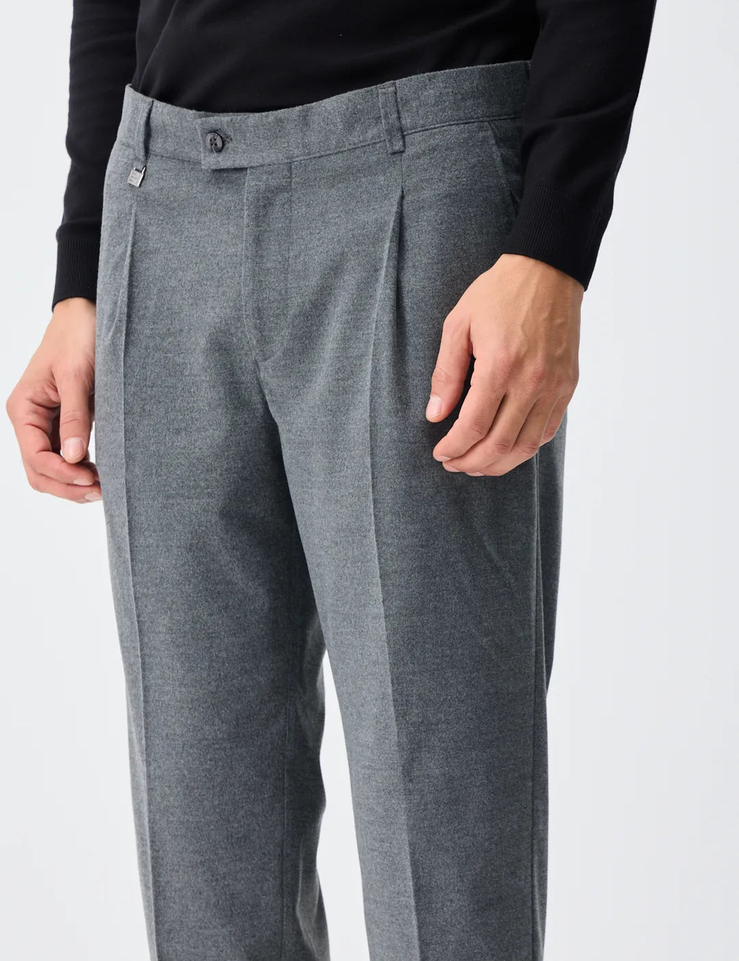 Pantaloni cu pliuri din mix de lână - gri