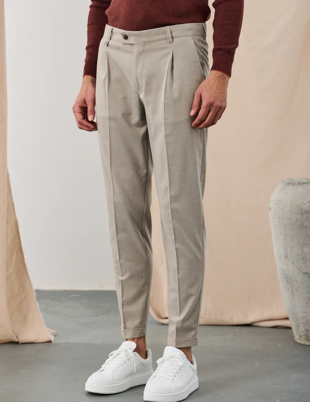 Pantaloni cu pliuri din mix de lână - bej