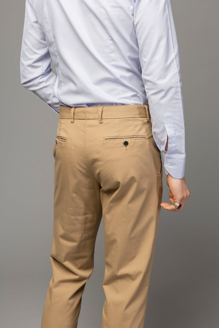 Pantaloni chinos beige